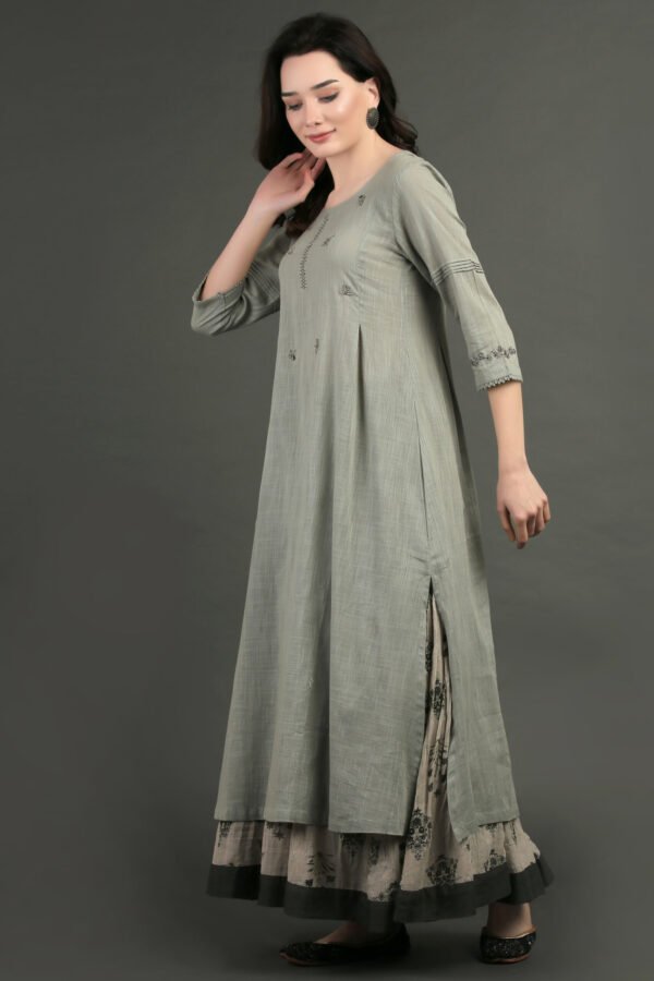 IMG_0869 Cotton Slub Hand Embroidered Kurta With Prined Cotton Crinkled Skirt (Set Of 2)