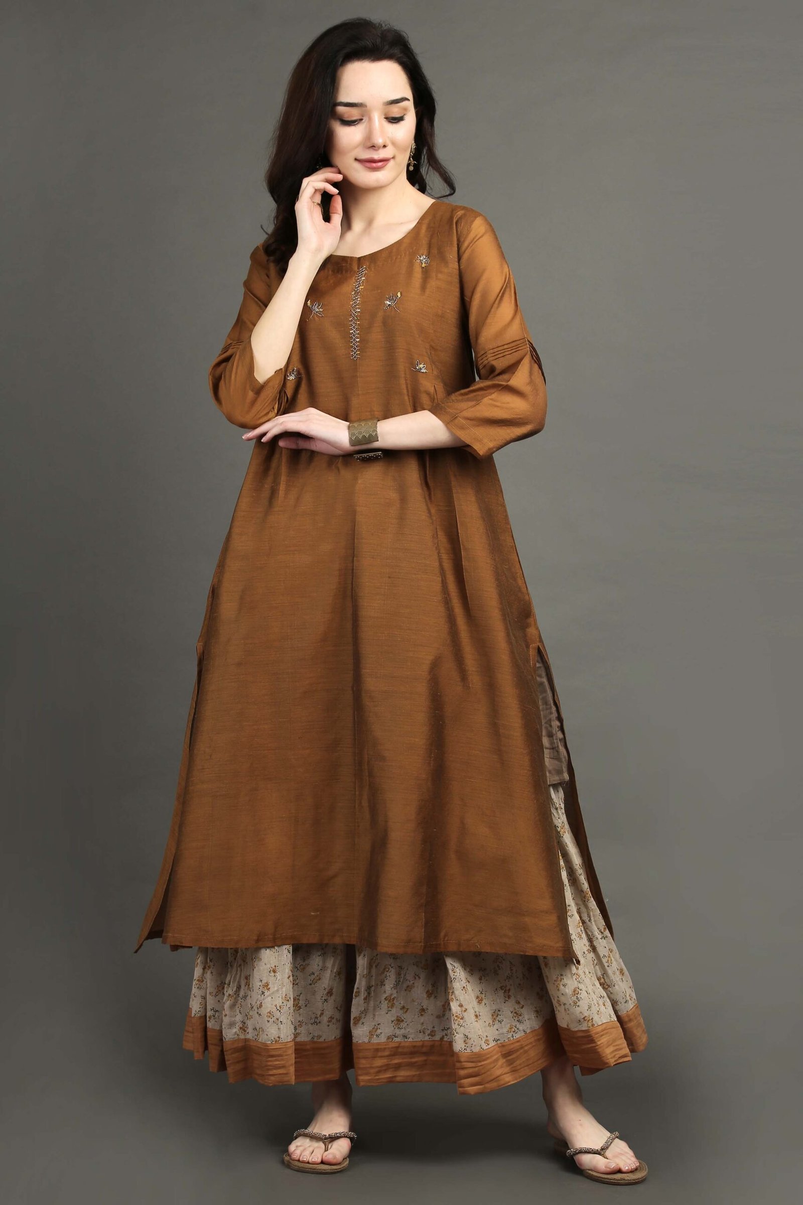 Golden Chanderi Hand Embroidered Kurta With Prined Cotton Crinkled Skirt (Set Of 2)