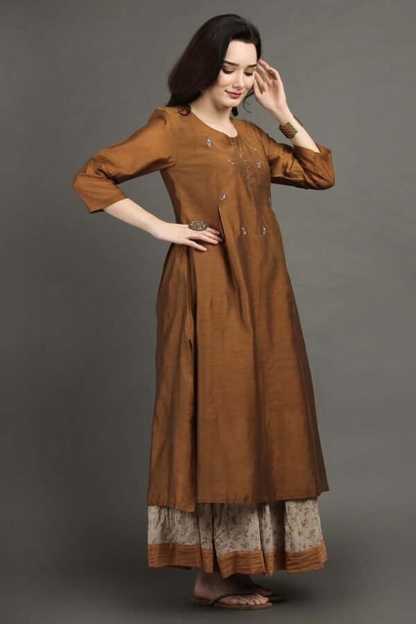 IMG_0906 Golden Chanderi Hand Embroidered Kurta