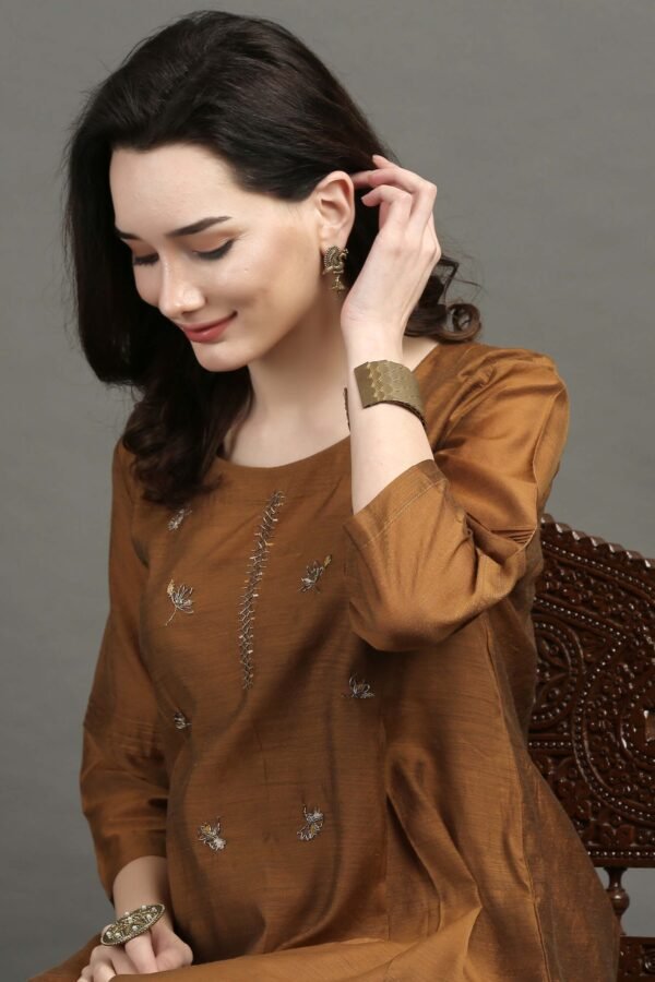 IMG_0918 Golden Chanderi Hand Embroidered Kurta