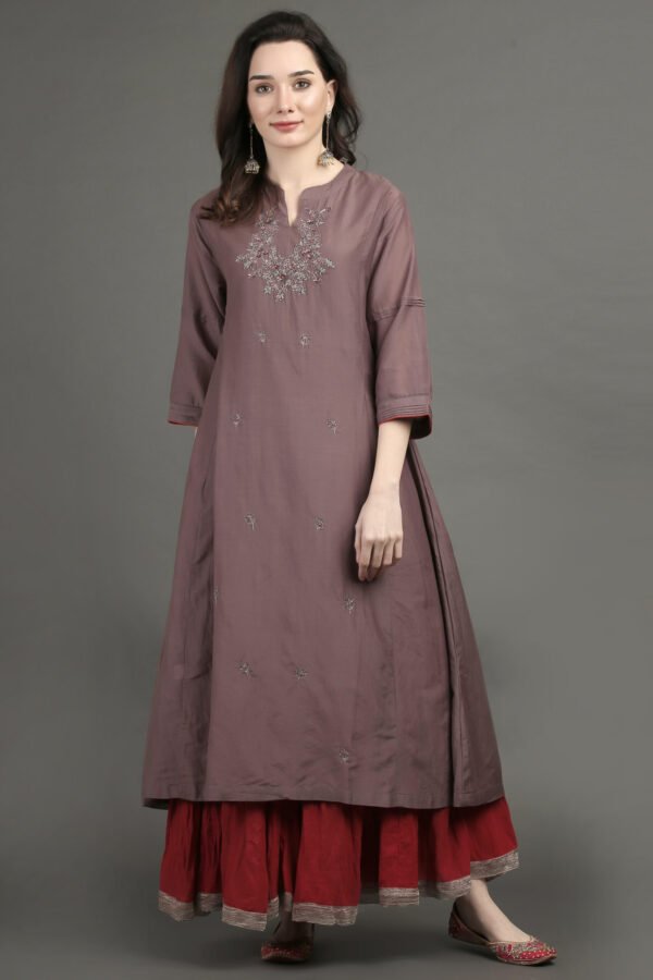 IMG_0953 Delicate Zardozi Hand Embroidered Cotton Silk Lilac A Line Kurta With Gold Tissue Border Crinkled Mul Skirt And Dupatta (Set Of 3)