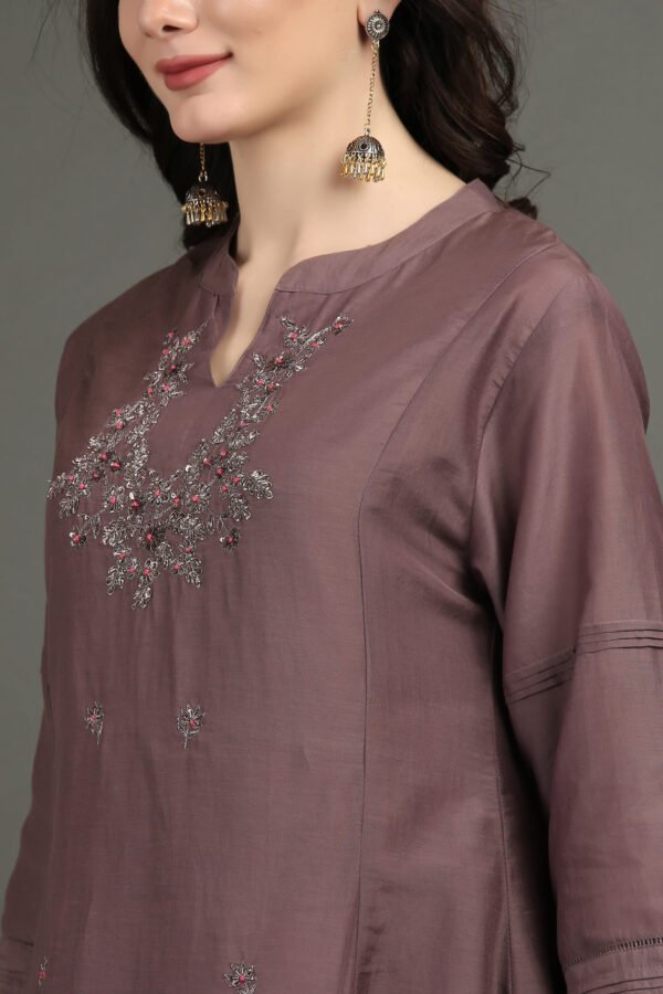 IMG_0964 Delicate Zardozi Hand Embroidered Cotton Silk Lilac A Line Kurta With Gold Tissue Border Crinkled Mul Skirt And Dupatta (Set Of 3)