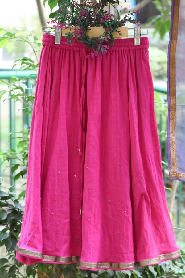 HAND EMBROIDERED COTTON SILK KEDIA BLOUSE,HAND EMBROIDERED COTTON DOBBY SKIRT WITH ZARI LACE