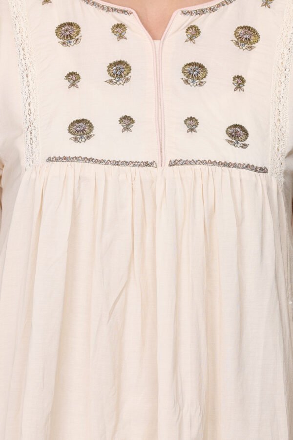 0G3A9347 ANTIQUE ZARDOZI HAND EMBROIDERED KURTA, PANT & DUPATTA(SET of 3)