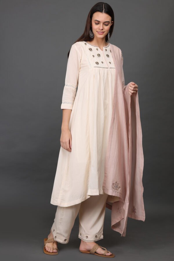 0G3A9355 ANTIQUE ZARDOZI HAND EMBROIDERED KURTA, PANT & DUPATTA(SET of 3)