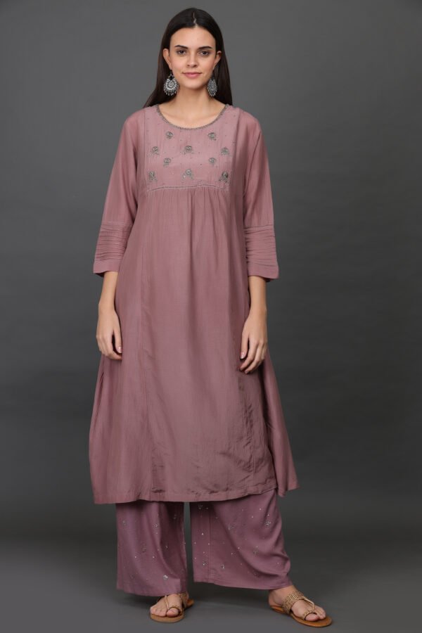 0G3A9450 COTTON SILK ANTIQUE HAND EMBROIDERED KURTA