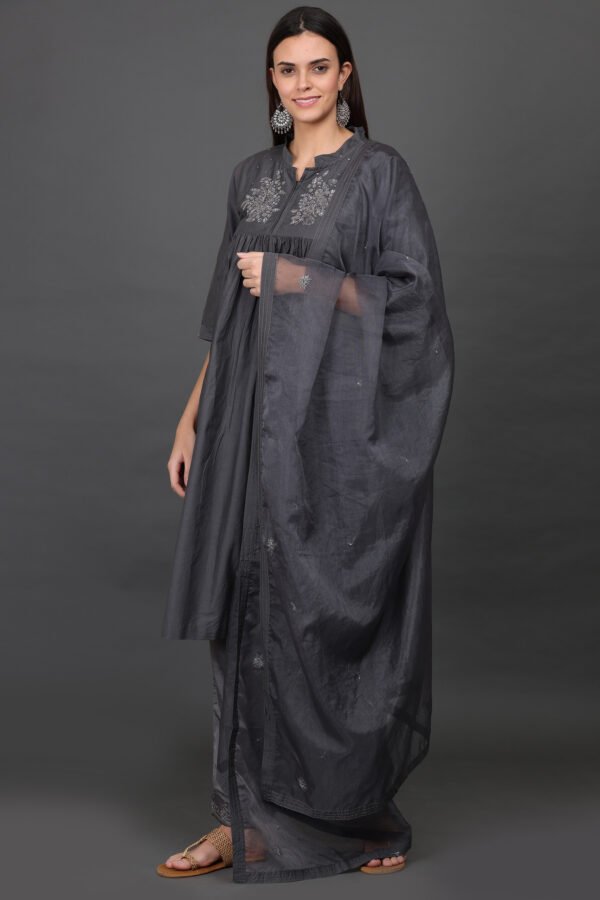 0G3A9469 Silk hand zardozi hand embroidered kurta with pockets, Dupatta & (Pants set of 3)