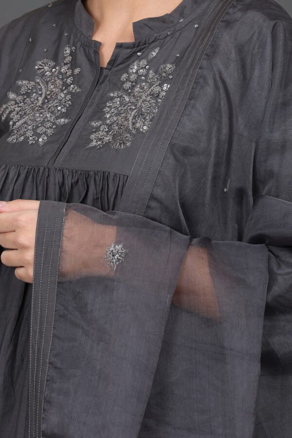 0G3A9470 Silk hand zardozi hand embroidered kurta with pockets, Dupatta & (Pants set of 3)