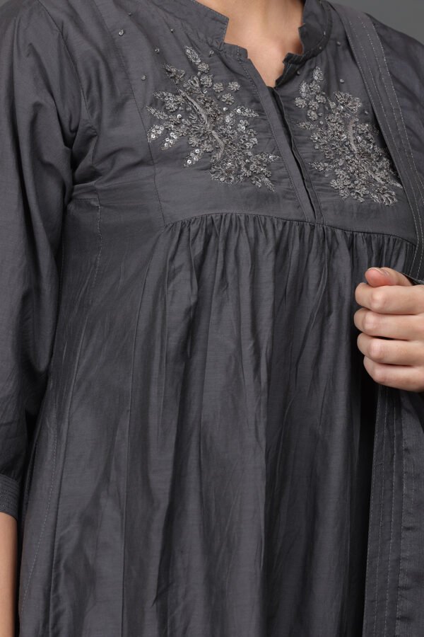 0G3A9472 Silk hand zardozi hand embroidered kurta with pockets, Dupatta & (Pants set of 3)