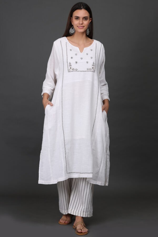 DELICATE HAND THREAD EMBROIDERED COTTON SLUB CREPE CHOGA KURTA & PANT (Set of 2)